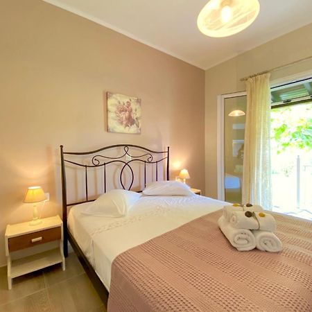Asteraki Beach House By Dadovillas อาคาราวี ภายนอก รูปภาพ