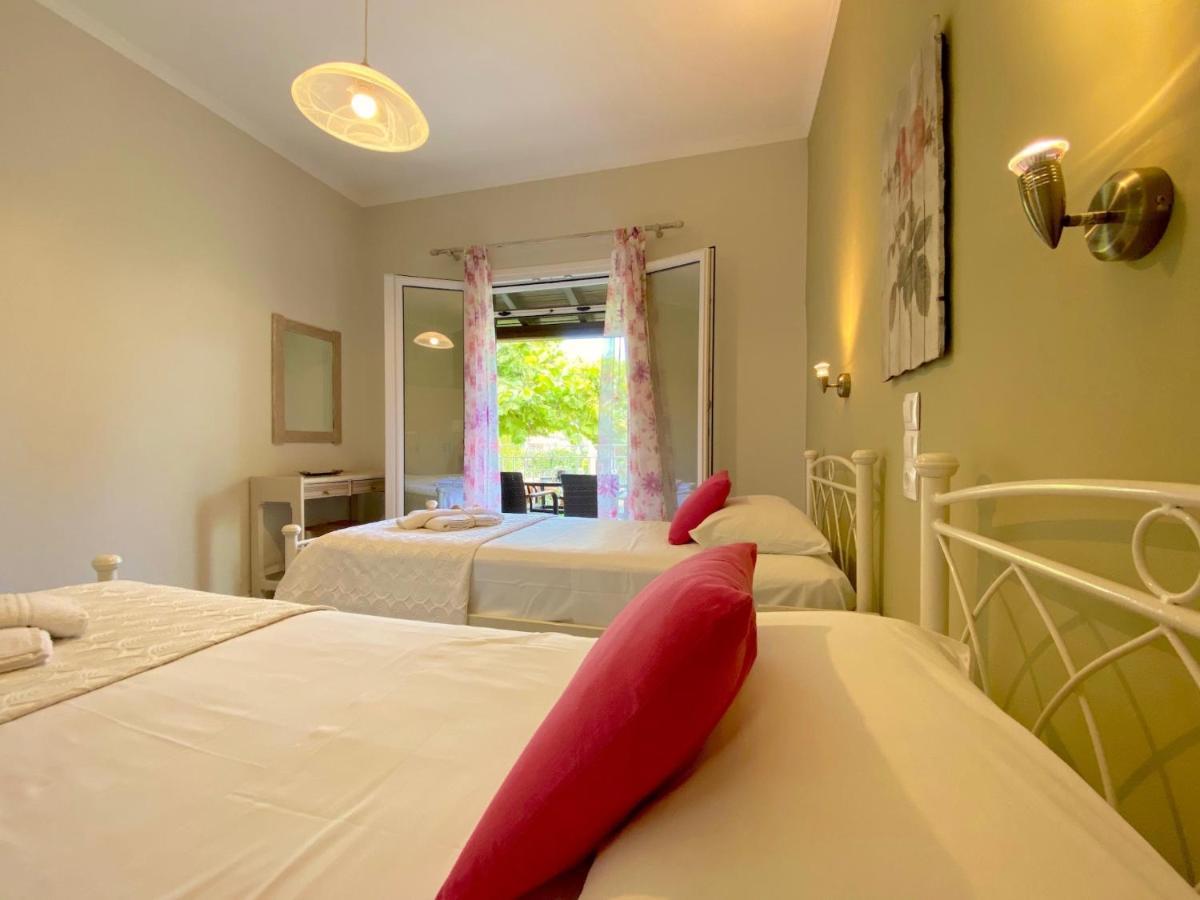 Asteraki Beach House By Dadovillas อาคาราวี ภายนอก รูปภาพ
