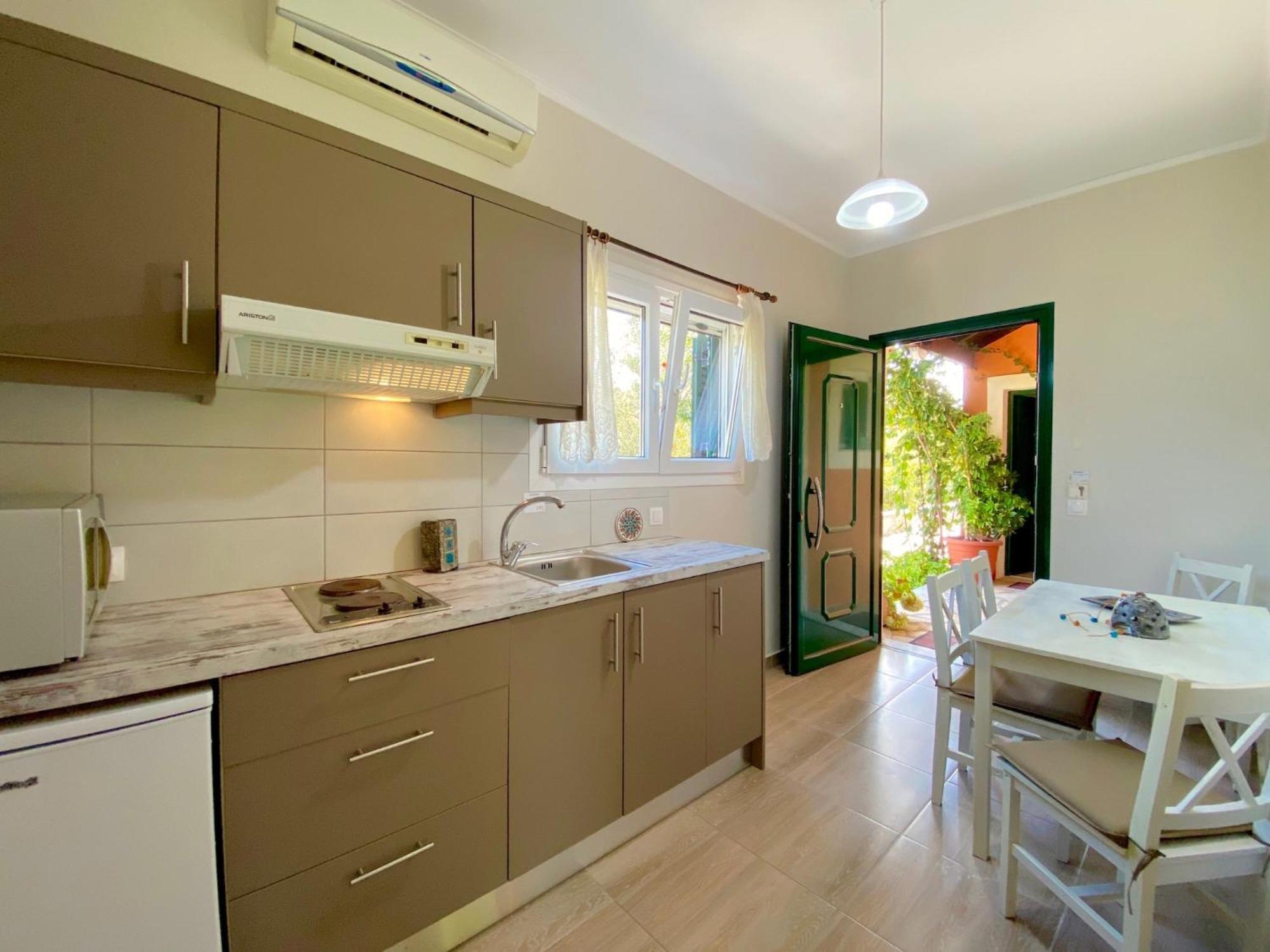 Asteraki Beach House By Dadovillas อาคาราวี ภายนอก รูปภาพ