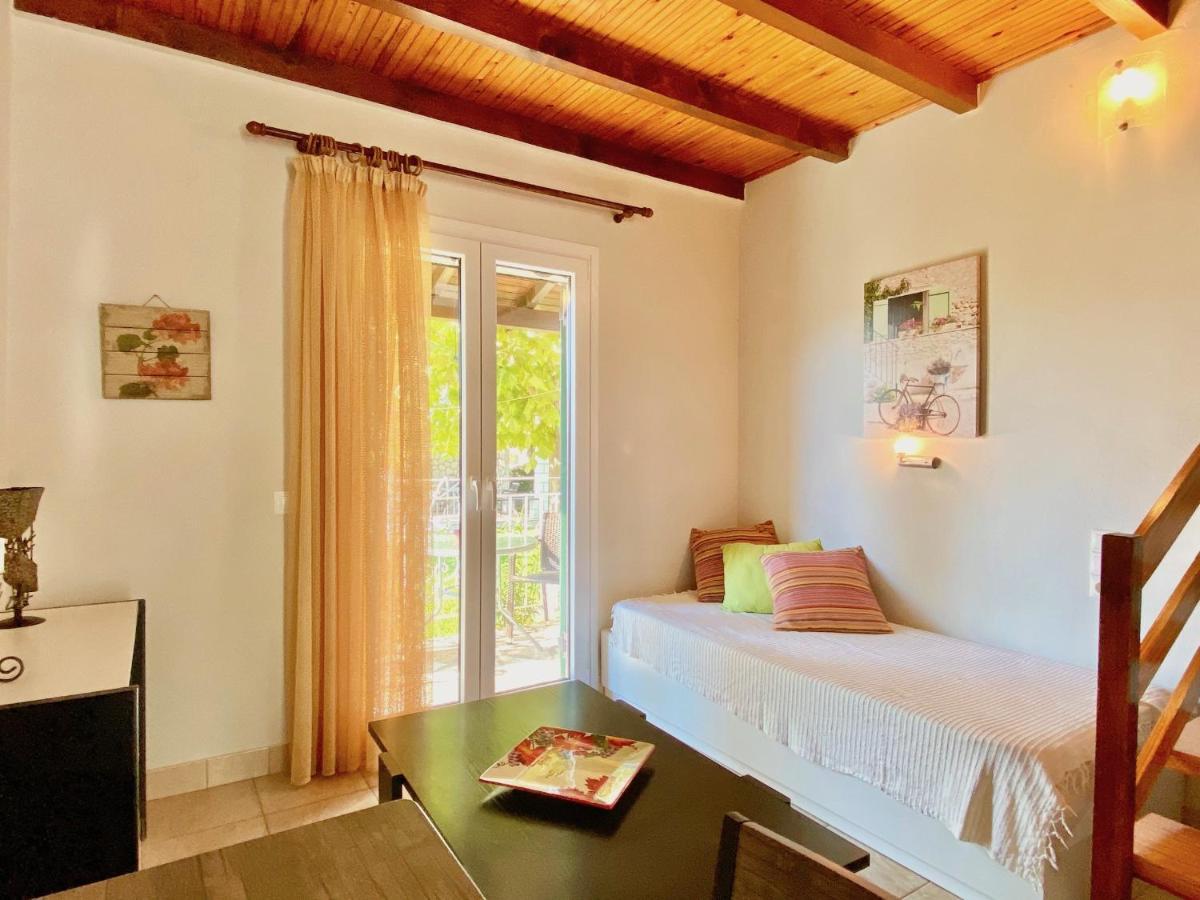 Asteraki Beach House By Dadovillas อาคาราวี ภายนอก รูปภาพ